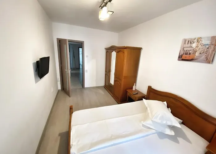 アパート ”modern Apartment” Old