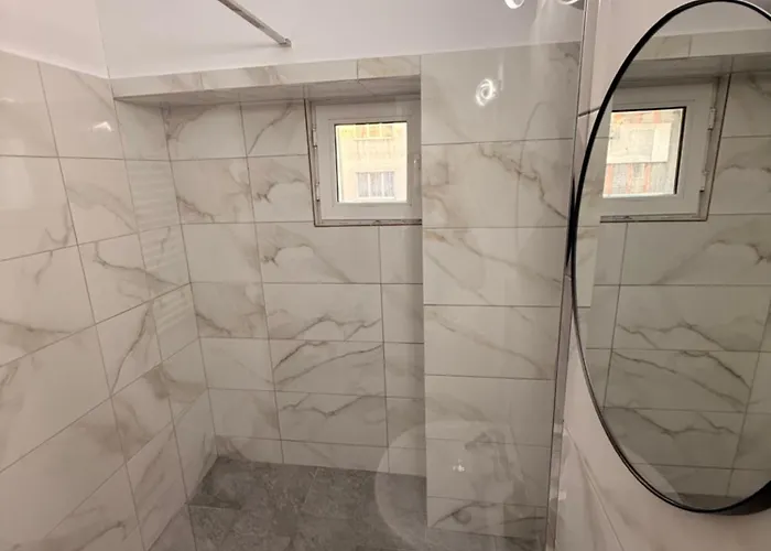 ”modern Apartment” Old * コンスタンツァ